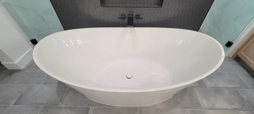 Freestanding Jacuzzi Tub